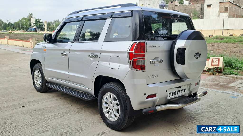 Mahindra TUV300 T8