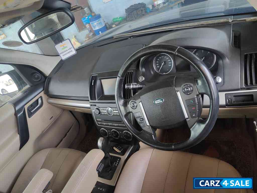 Blue Land Rover Freelander TD4 SE