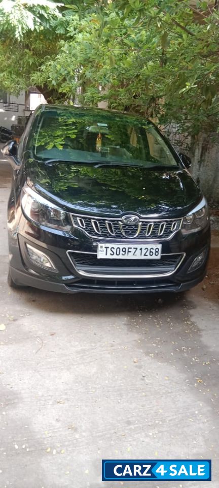 Black Mahindra Marazzo M6 + 7 Seater