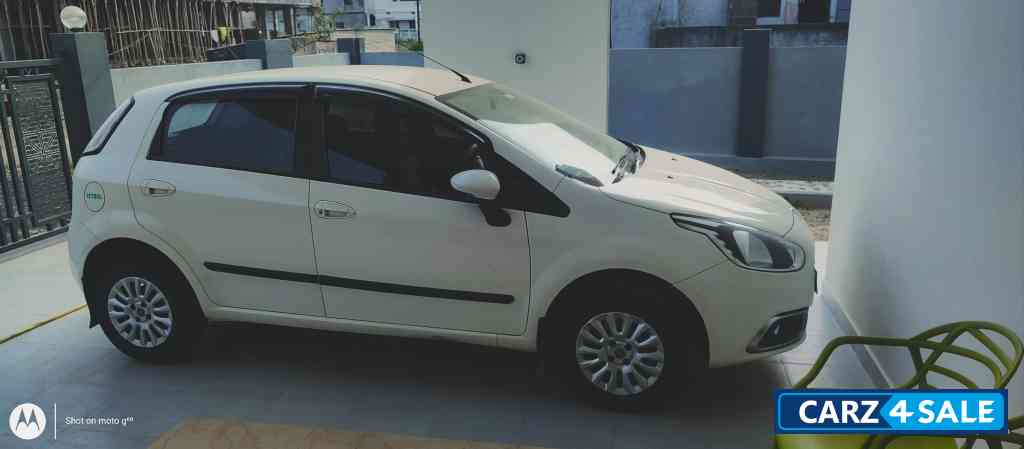 Bossonova White Fiat Punto Evo dynamic