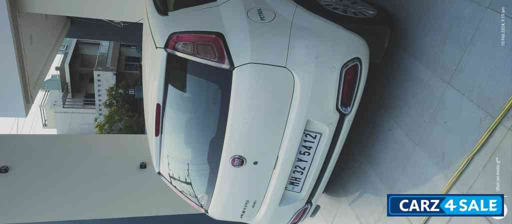 Bossonova White Fiat Punto Evo dynamic