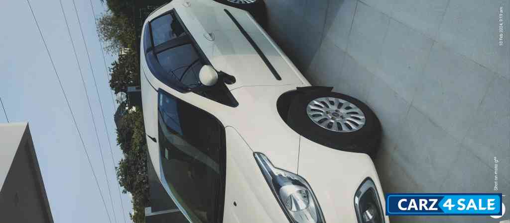 Bossonova White Fiat Punto Evo dynamic