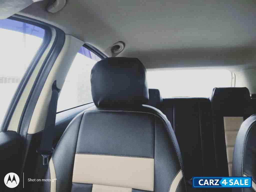 Bossonova White Fiat Punto Evo dynamic