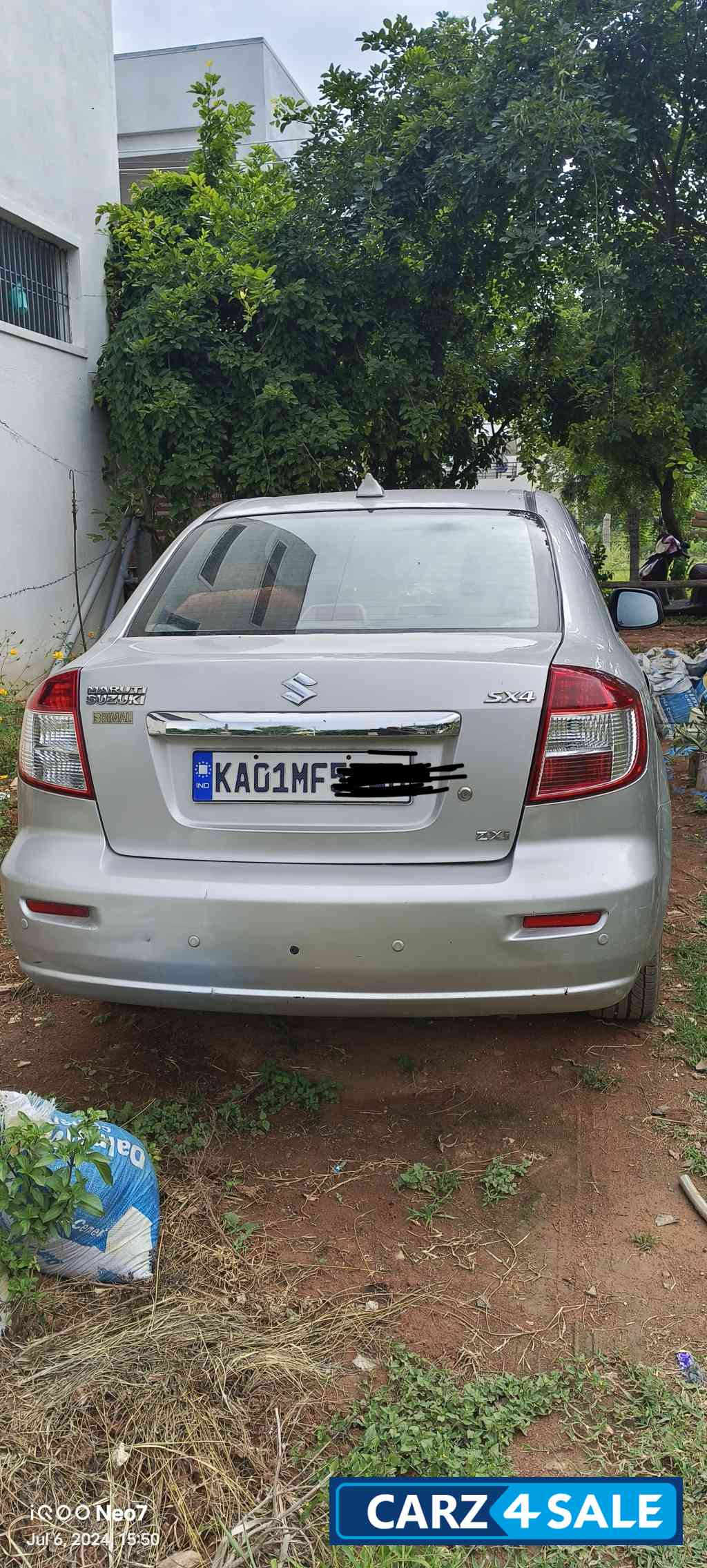 Silky Silver Maruti Suzuki SX4 Zxi AT