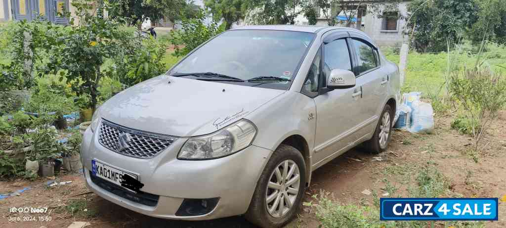 Silky Silver Maruti Suzuki SX4 Zxi AT