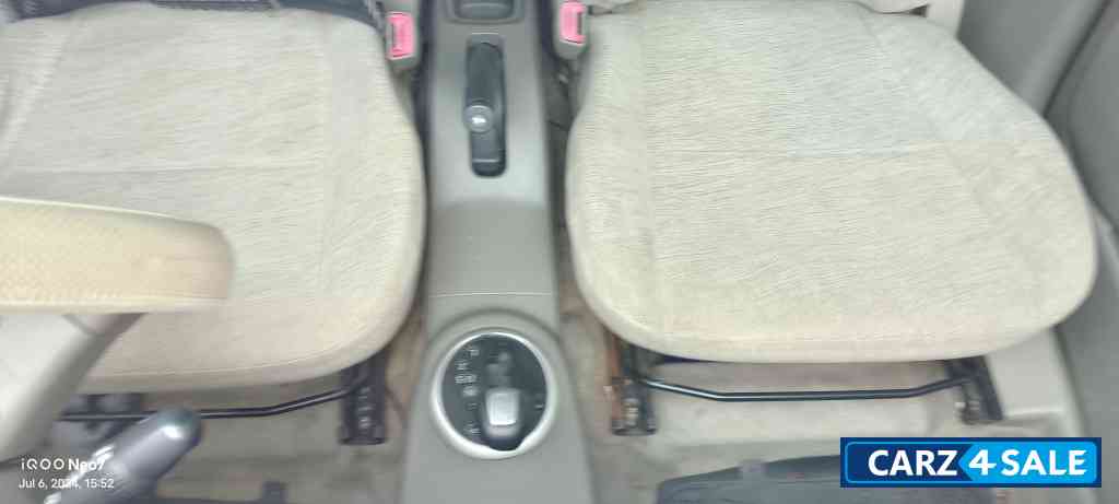 Silky Silver Maruti Suzuki SX4 Zxi AT