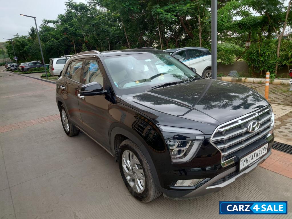 Black Hyundai Creta sx-petrol, Manual