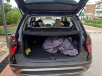 Black Hyundai Creta sx-petrol, Manual