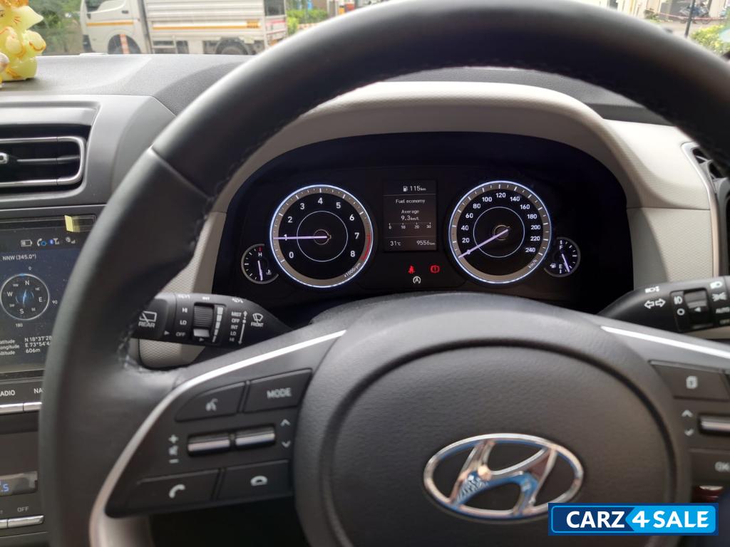 Black Hyundai Creta sx-petrol, Manual