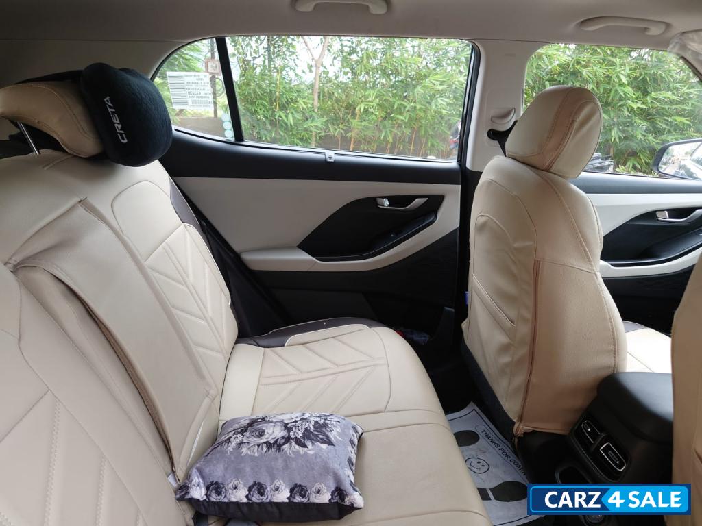 Black Hyundai Creta sx-petrol, Manual