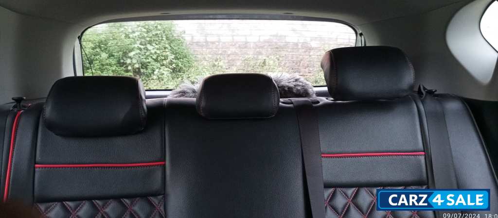 Silver Kia Sonet HTK+