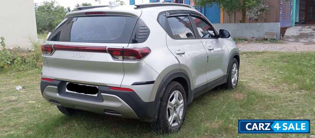 Silver Kia Sonet HTK+