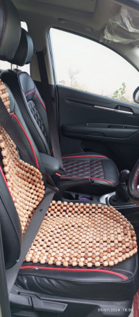 Silver Kia Sonet HTK+