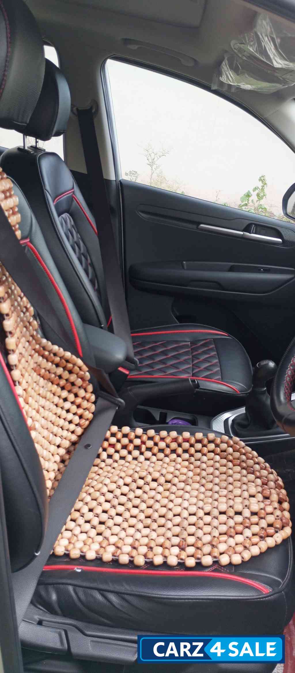 Silver Kia Sonet HTK+