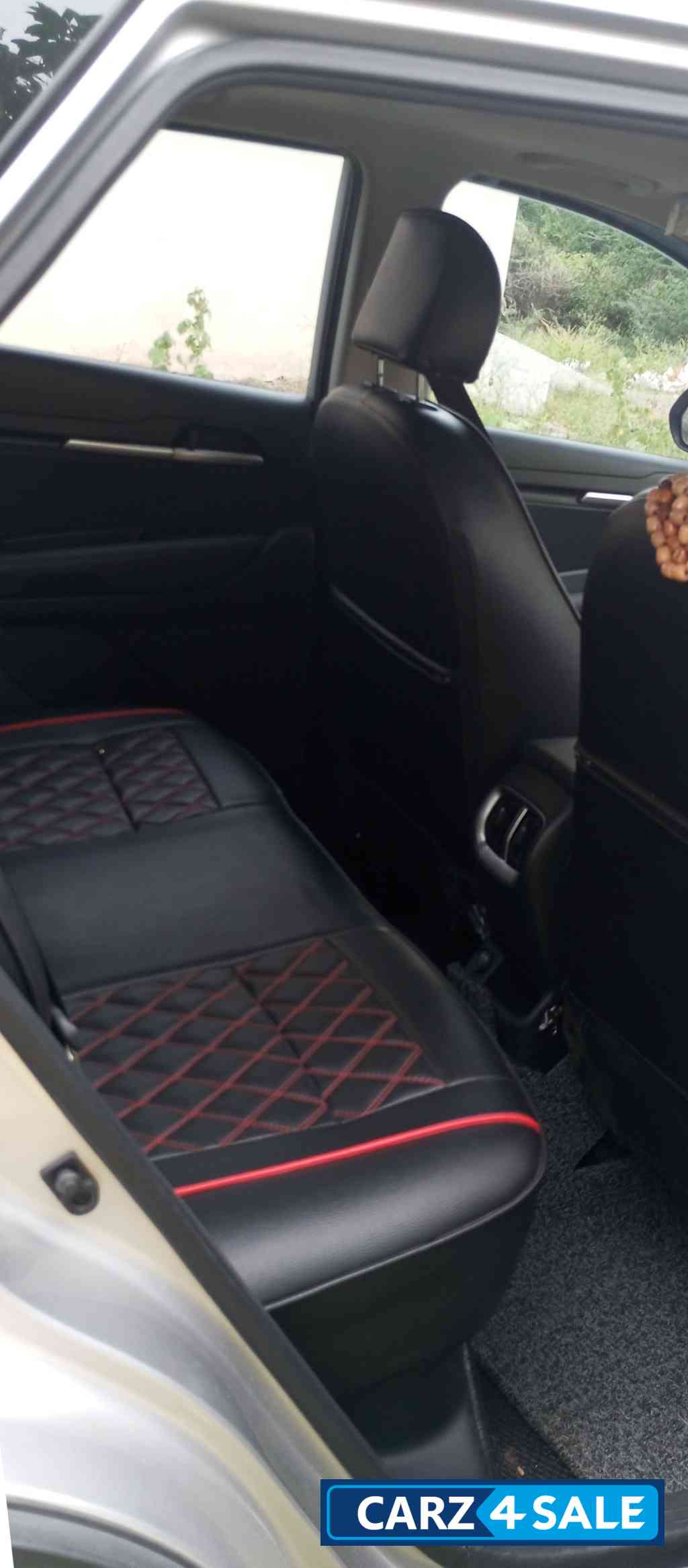 Silver Kia Sonet HTK+