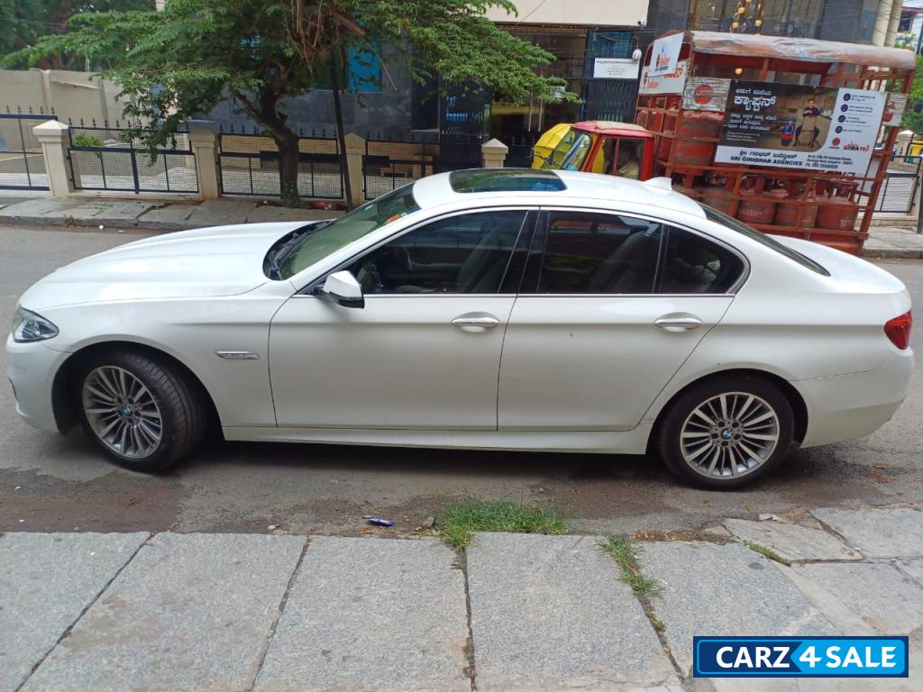 White BMW 5-Series 520D Modern Line White BMW 5-Series 520D Modern Line