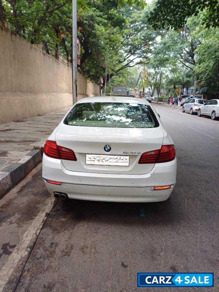 White BMW 5-Series 520D Modern Line White BMW 5-Series 520D Modern Line