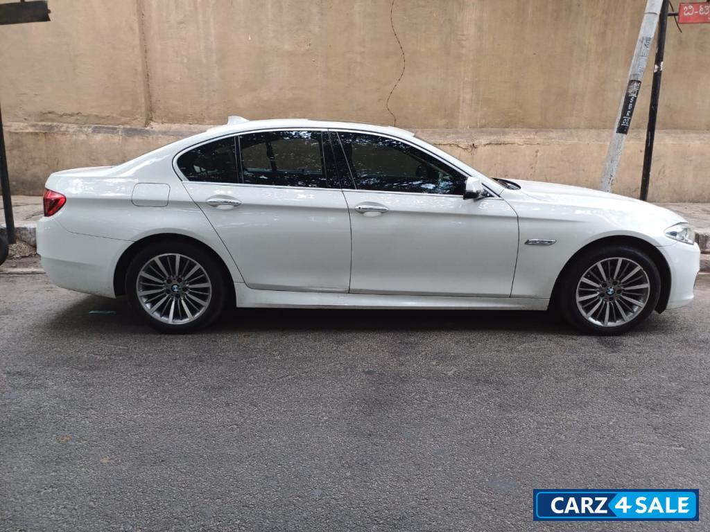White BMW 5-Series 520D Modern Line White BMW 5-Series 520D Modern Line