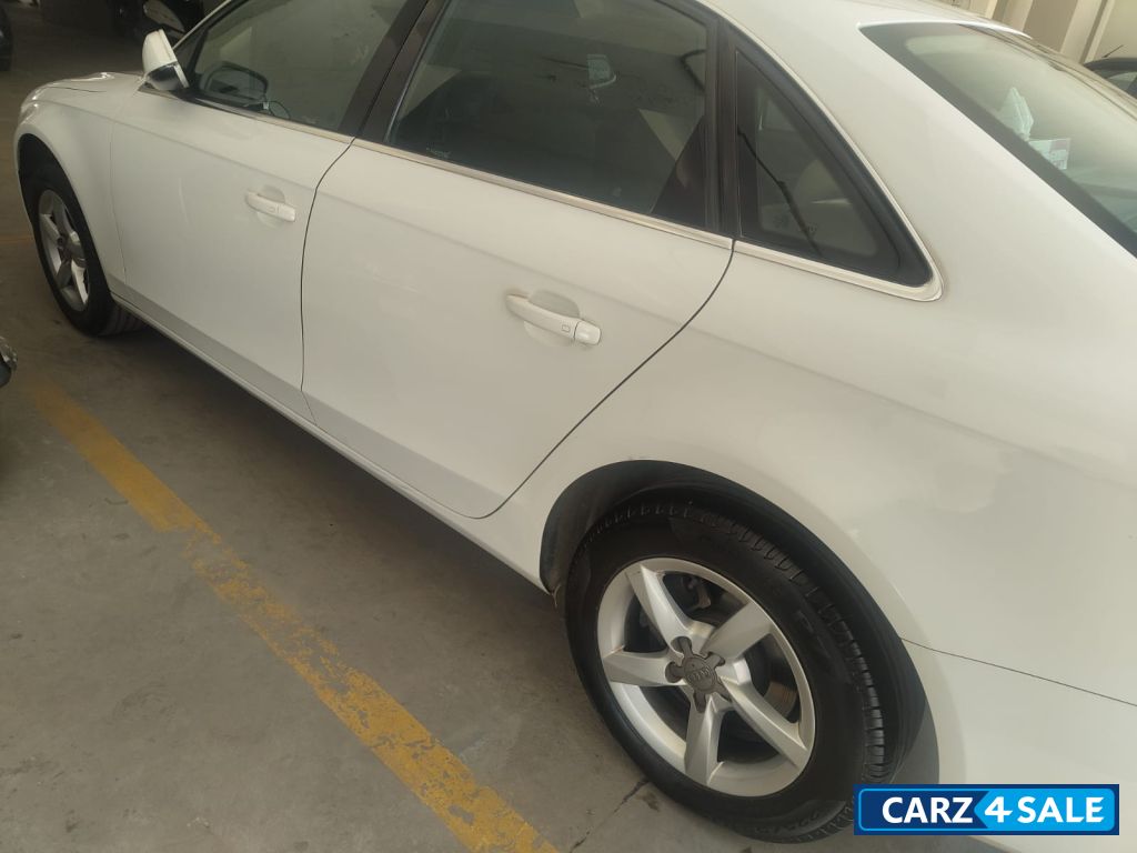 Ibis White Audi A4 2.0 TDI (177bhp) Technology Pack