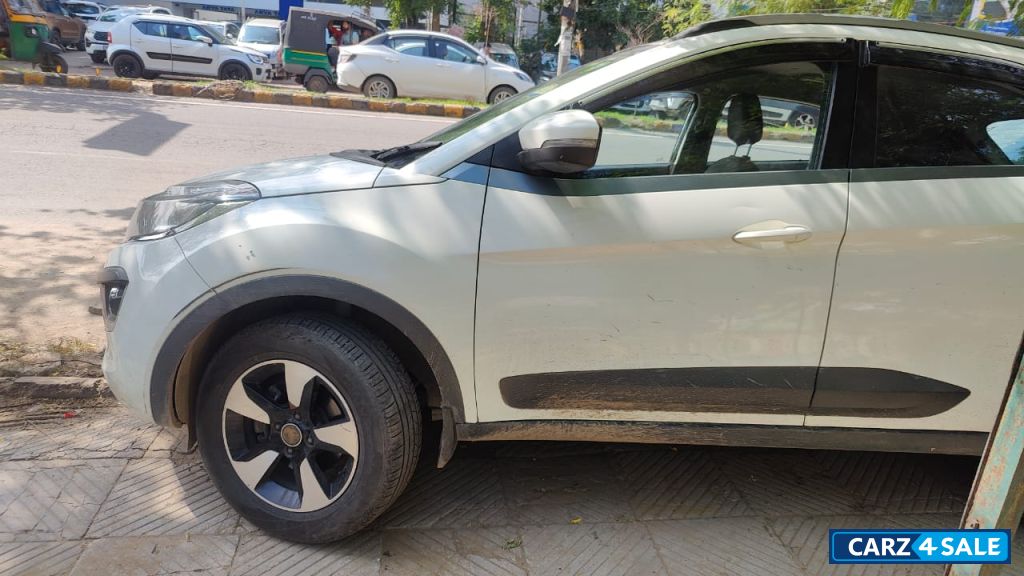 White Tata Nexon Xz plus diesel