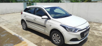 White Hyundai Elite i20 Magna
