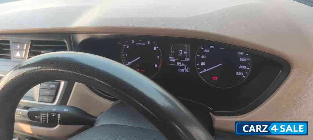 White Hyundai Elite i20 Magna