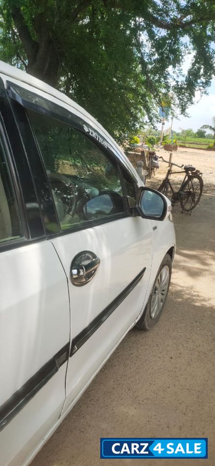 Maruti Suzuki Ertiga Vdi Maruti Suzuki Ertiga Vdi