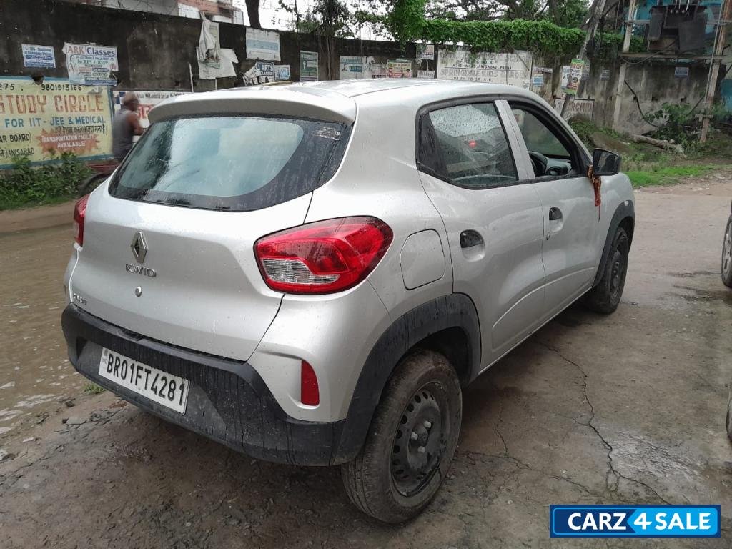 Moonlight Silver Renault Kwid RXL MT