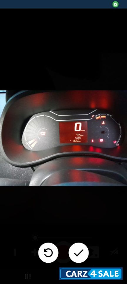 Moonlight Silver Renault Kwid RXL MT