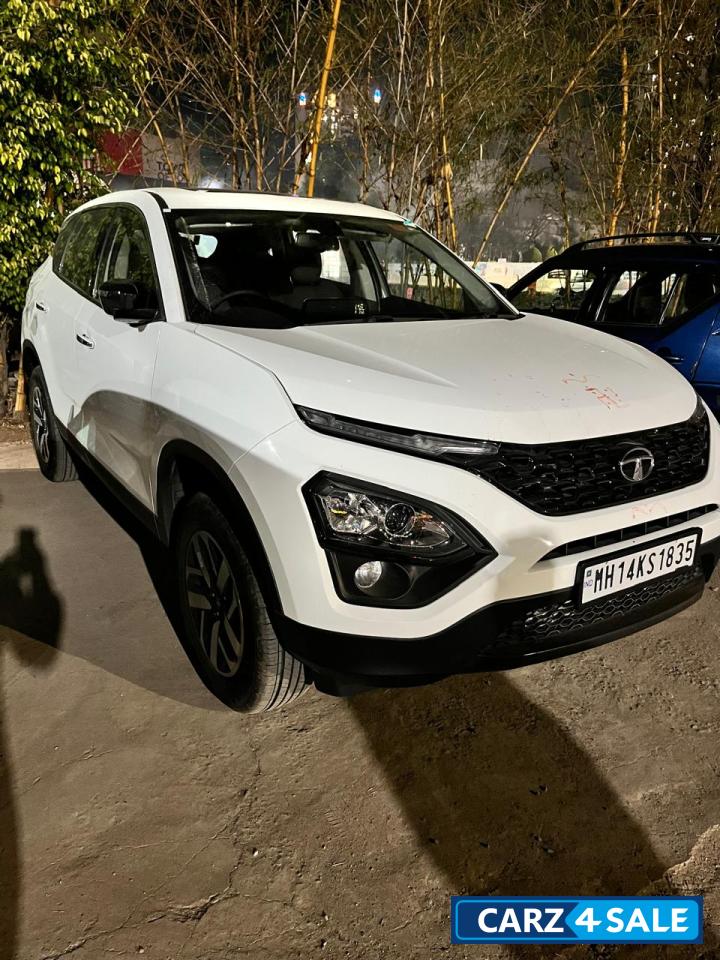 White Tata Harrier XzS