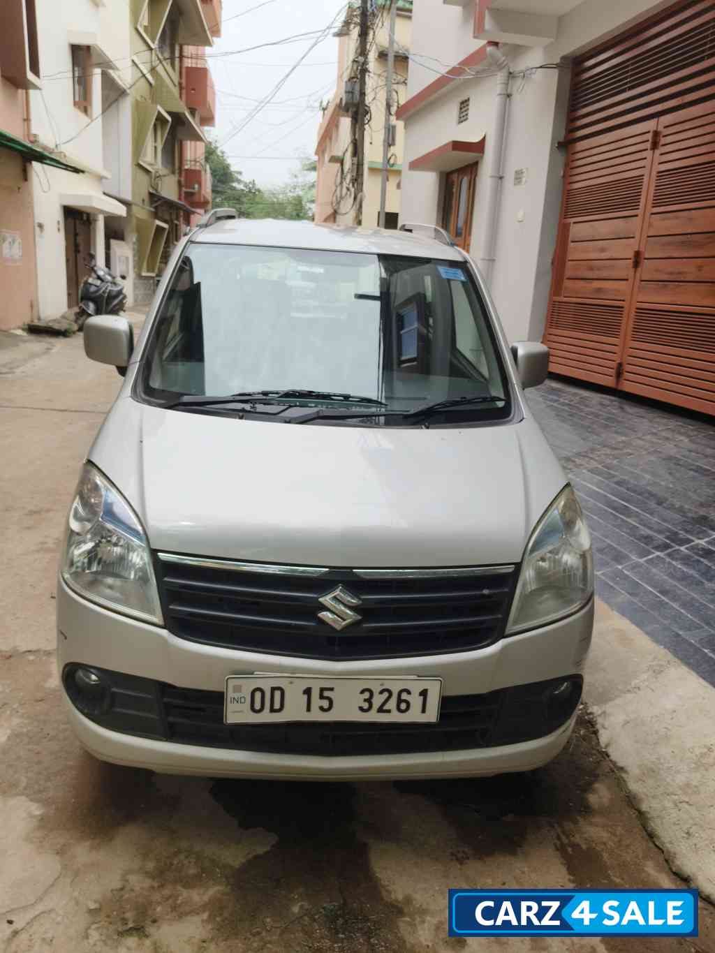 Silver Maruti Suzuki Wagon R VXI