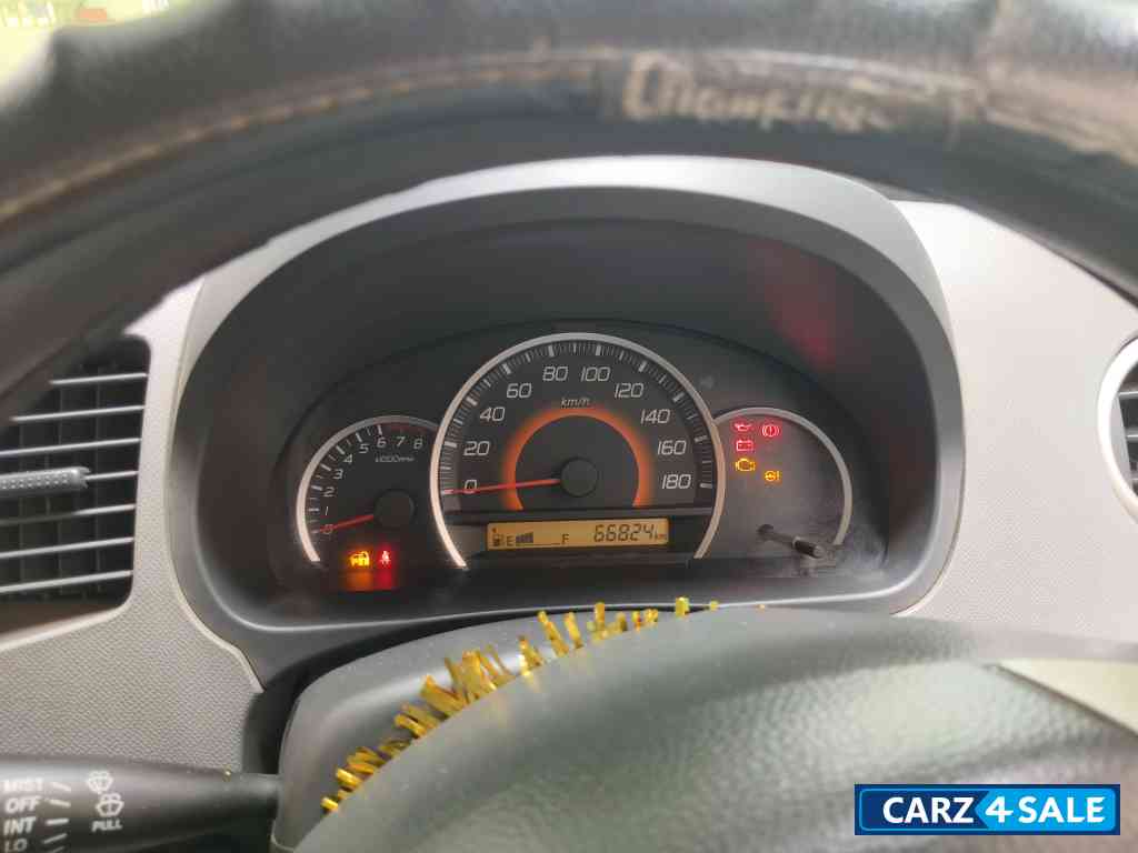 Silver Maruti Suzuki Wagon R VXI