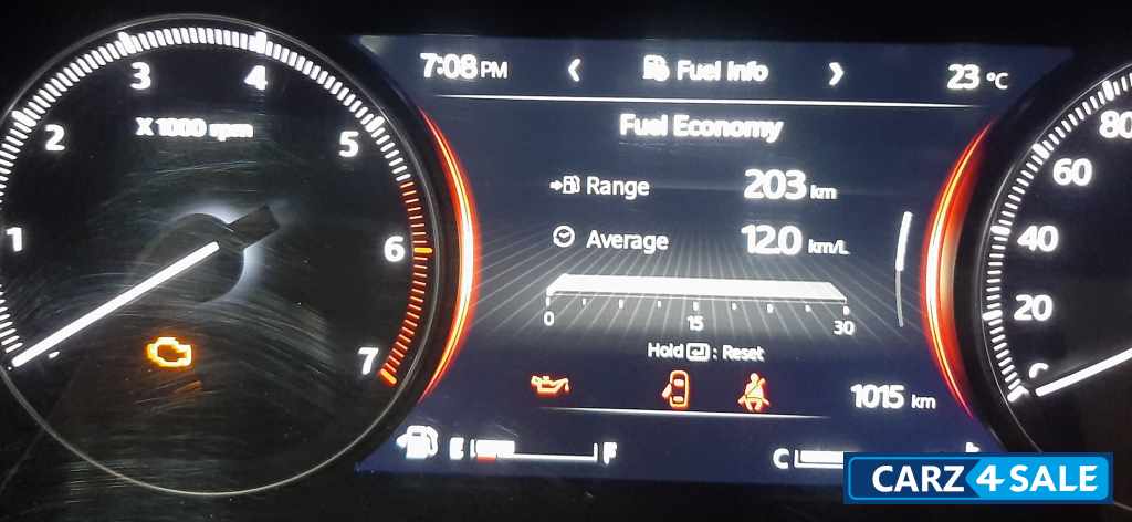 White Mahindra XUV700 Mx(petrol),5 star safety rating vehicle