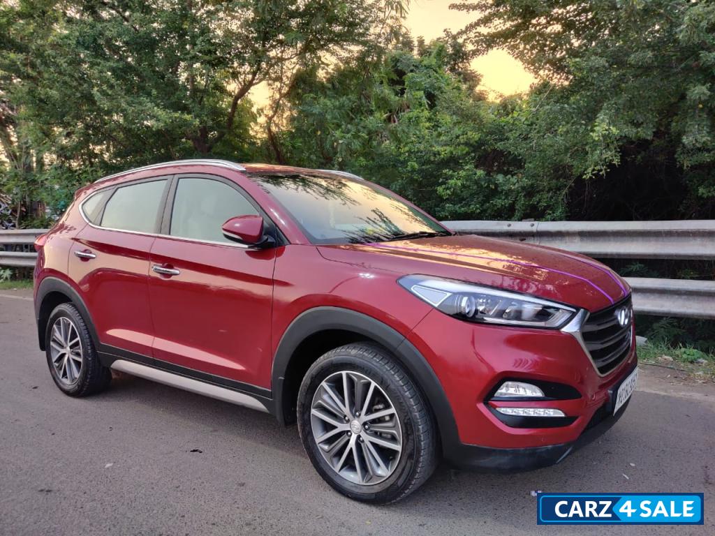 Wine Red Hyundai Tucson Top