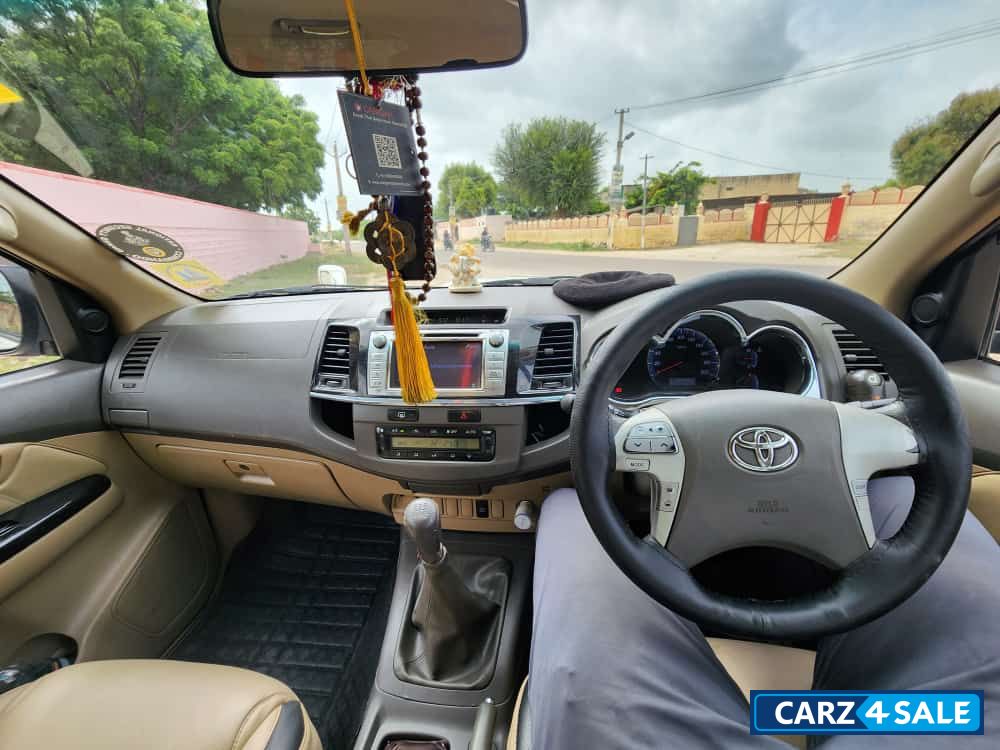 Pear White Toyota Fortuner 3.0 4*2