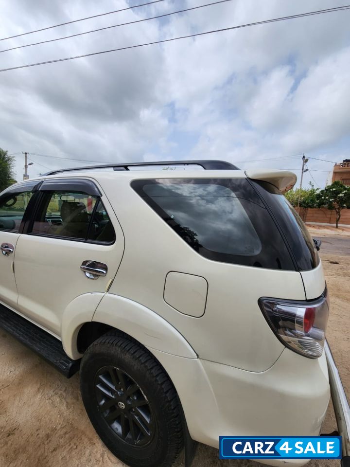 Pear White Toyota Fortuner 3.0 4*2