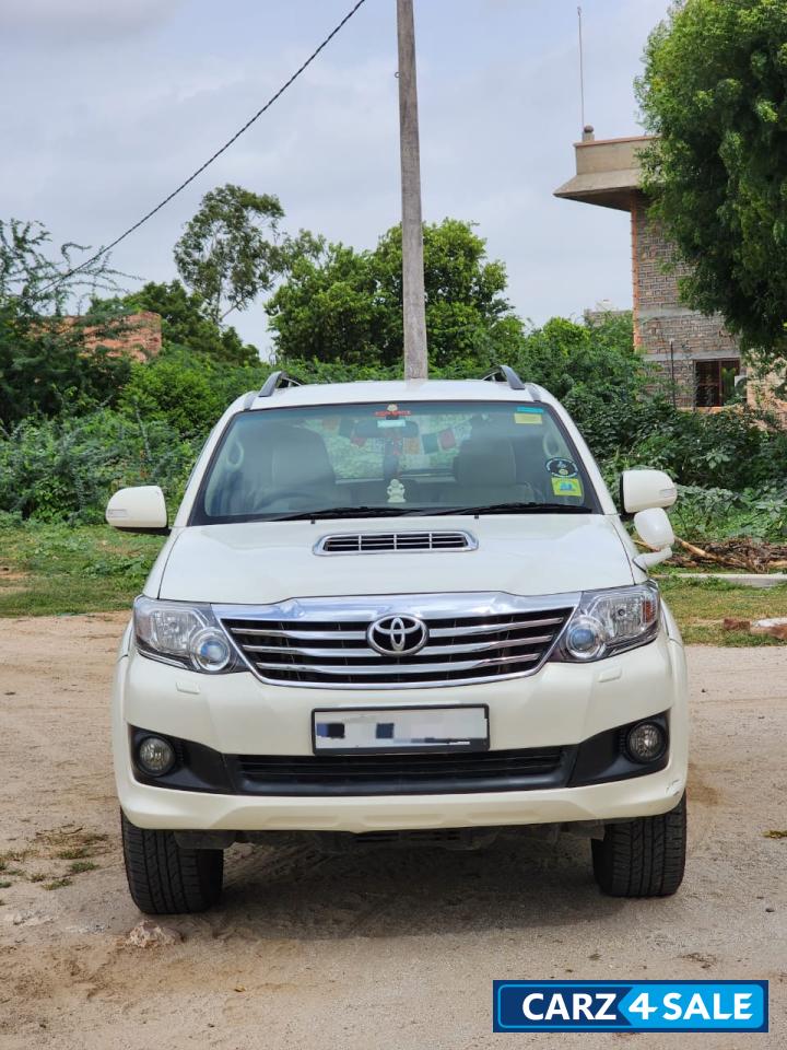 Pear White Toyota Fortuner 3.0 4*2