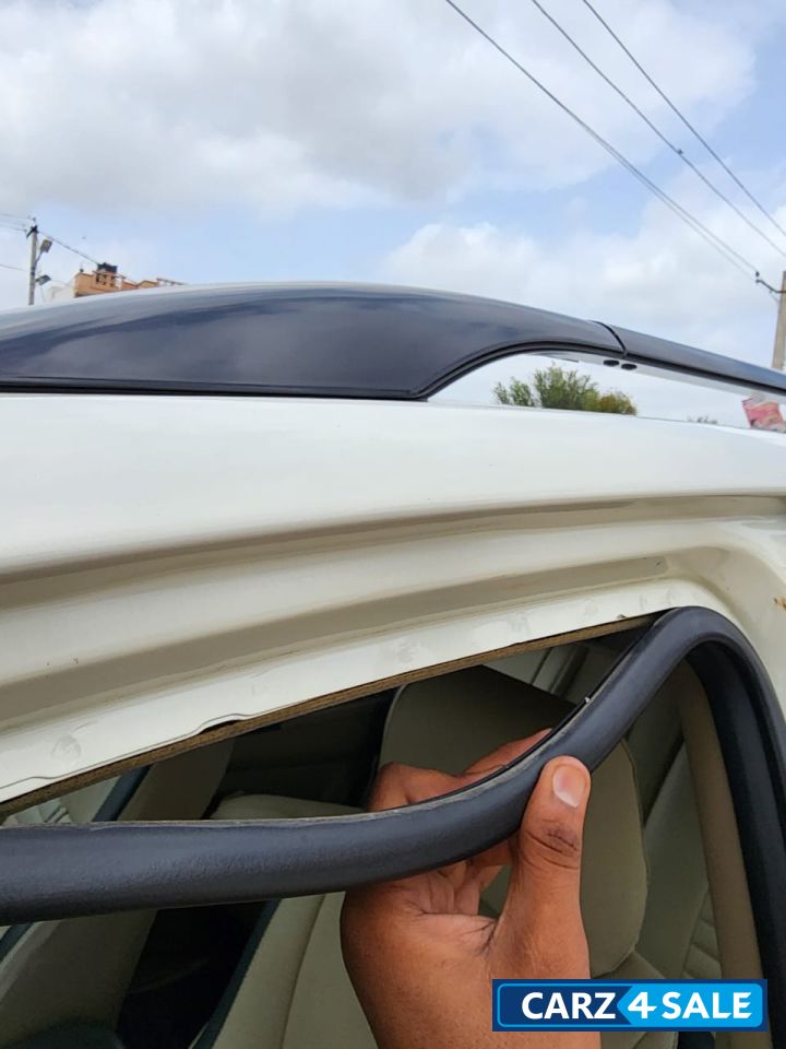 Pear White Toyota Fortuner 3.0 4*2