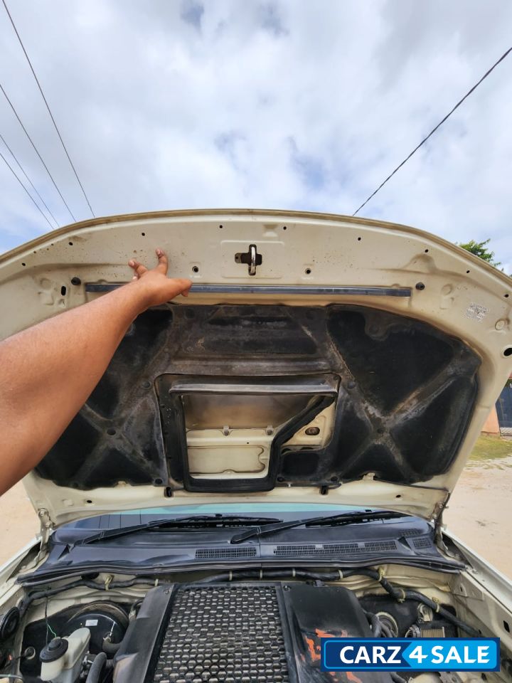 Pear White Toyota Fortuner 3.0 4*2