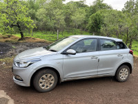 Silver Hyundai Elite i20 magna