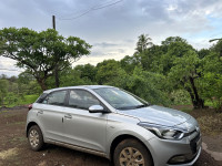Silver Hyundai Elite i20 magna