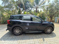 Midnight Black Mahindra XUV700 AX7 MT