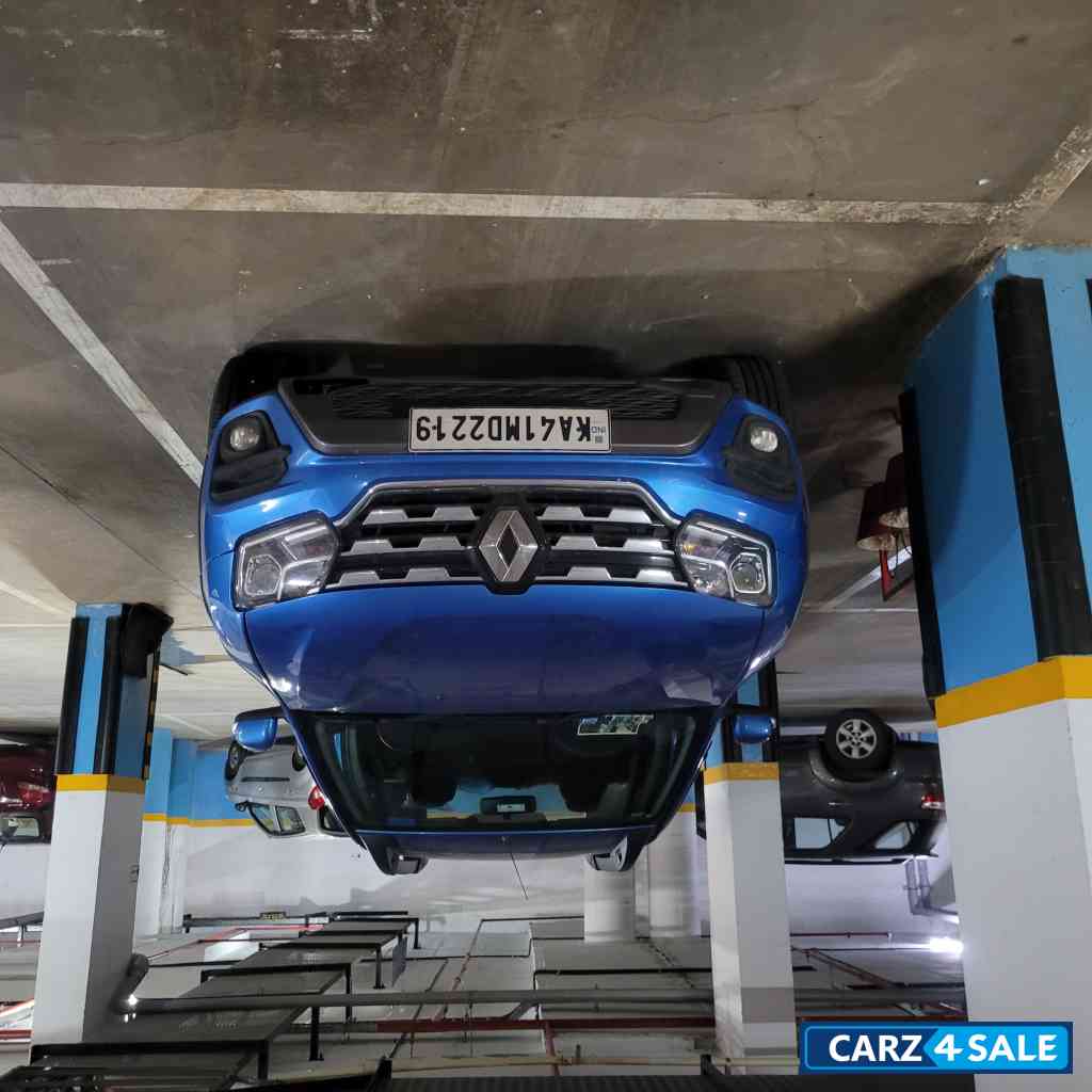 Blue Renault Duster RXS Petrol MT 1.5L