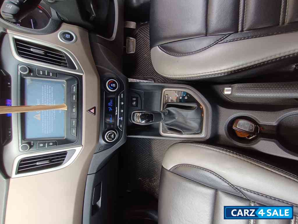 Silver Hyundai Creta SX Plus Automatic (AT) Petrol