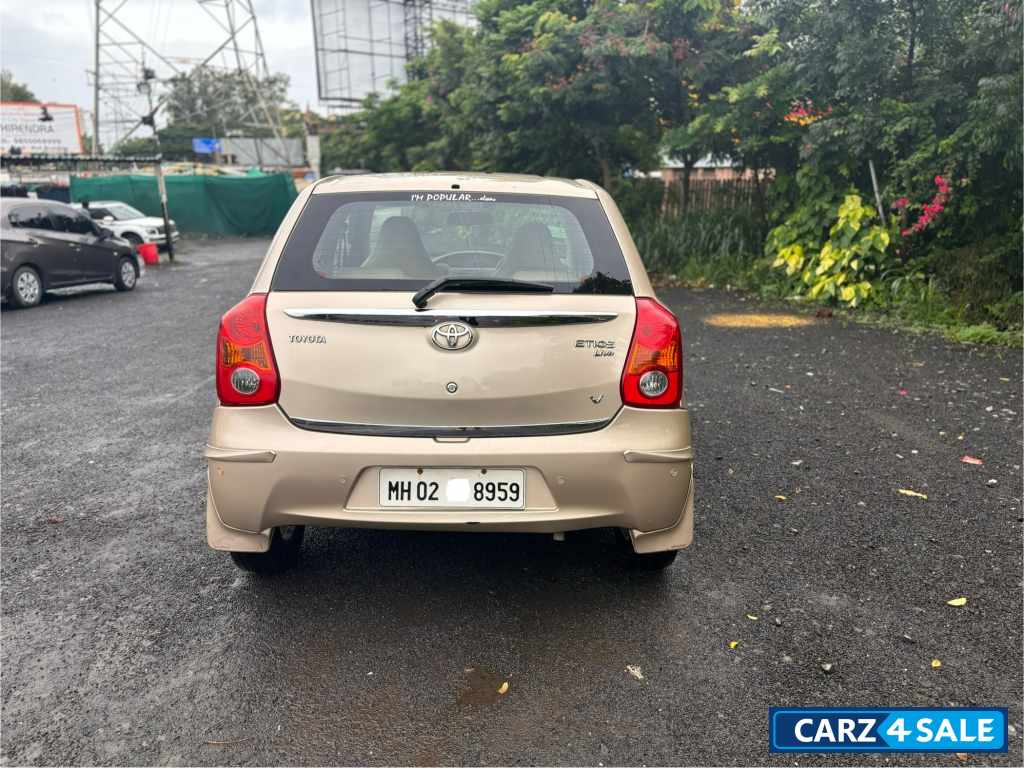 Toyota Etios Liva v