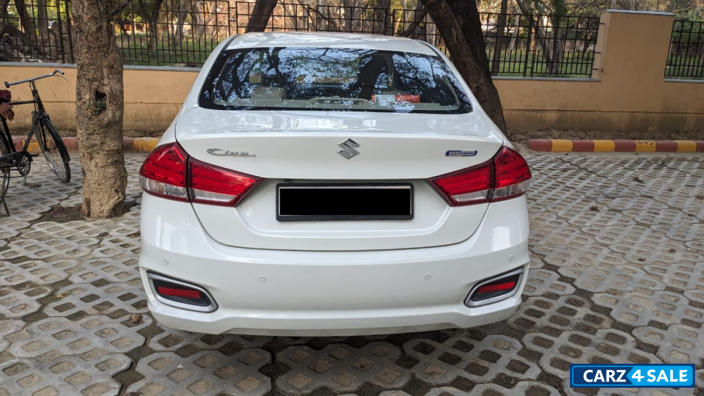 White Maruti Suzuki Ciaz Zeta AT