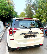 Mahindra XUV 500 W7
