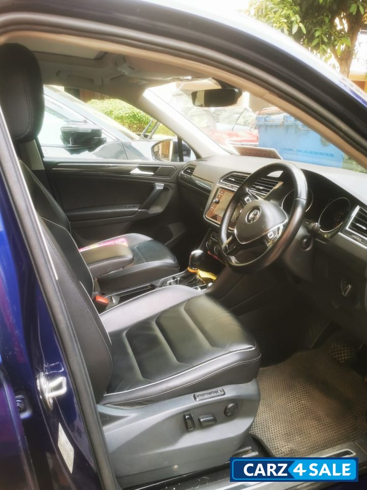 Atlantic Blue Volkswagen Tiguan Highline AT