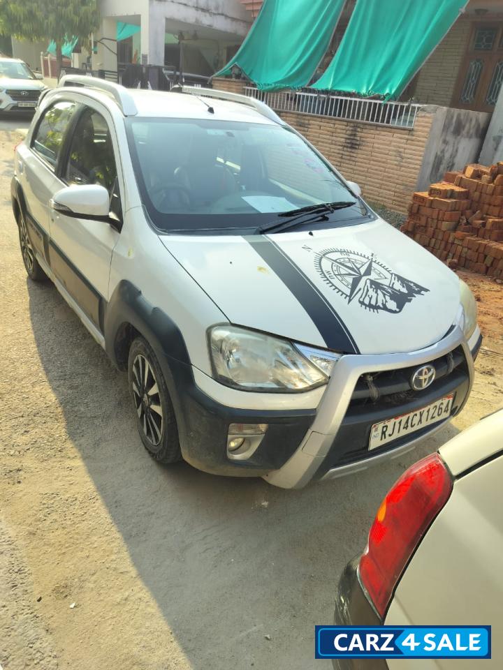 White Toyota Etios Gd cross