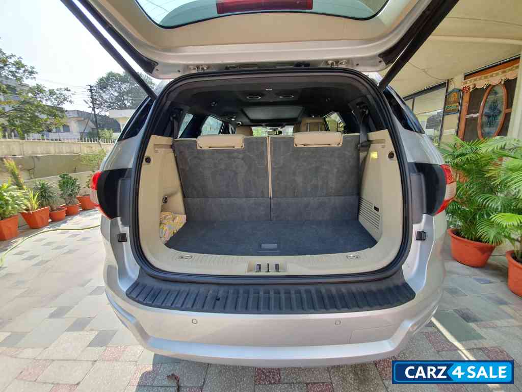 Ford Endeavour 3.2 Titanium 4x4 AWD Ford Endeavour 3.2 Titanium 4x4 AWD